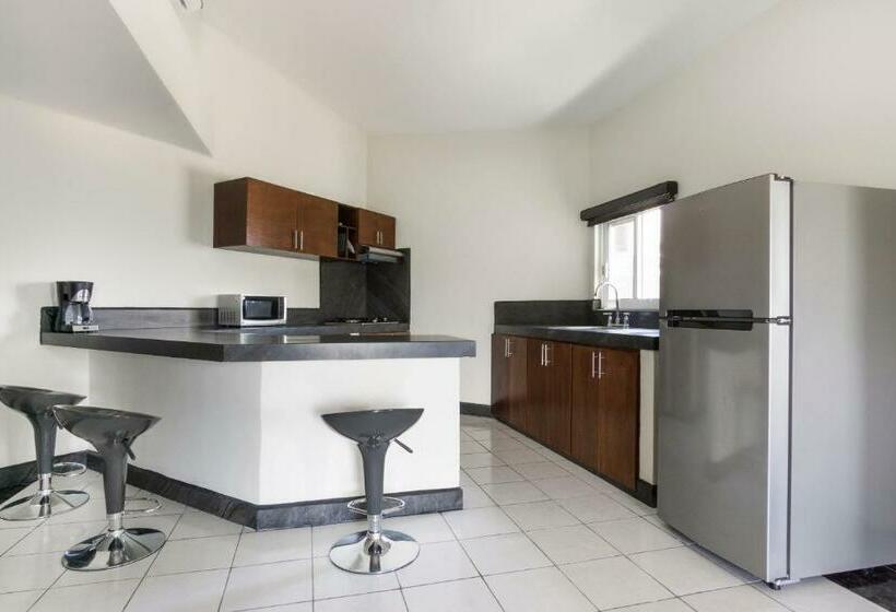 سوییت جونیور, Grand View Suites