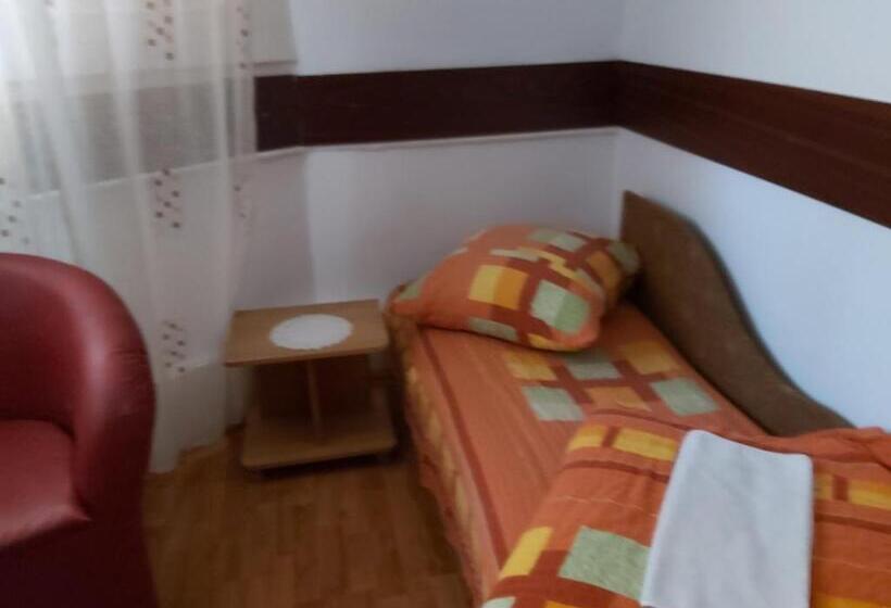 Quarto Triplo Estandar, Turist