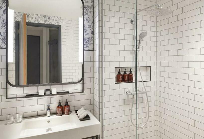 带大床的经典房间, Mövenpick Hotel The Hague