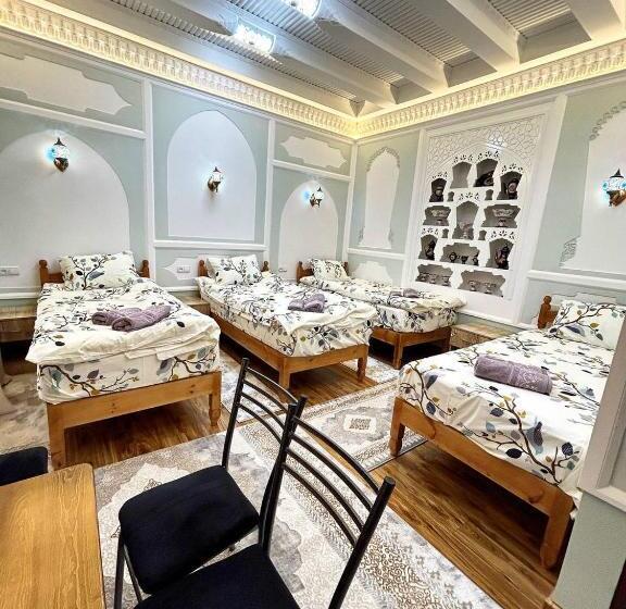 デラックスの４人部屋, Rahmat Guesthouse
