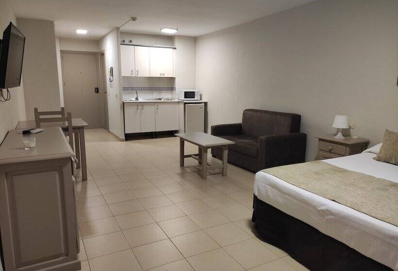 استودیوی استاندارد, Apartamentos Puerta Del Sur