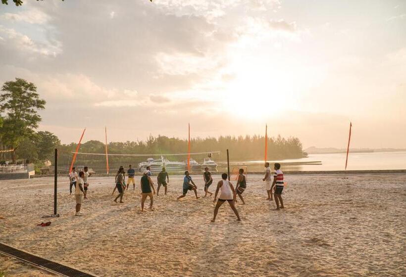Номер Стандарт Трехместный, Harris Resort Batam Waterfront