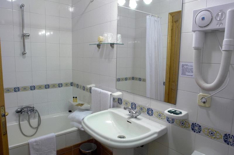 Номер Стандарт, Pazo Almuzara