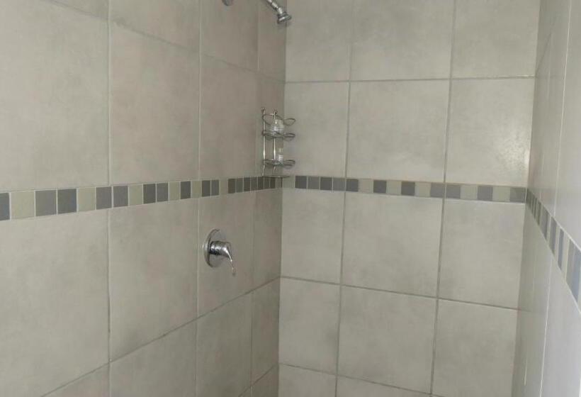 اتاق استاندارد یک نفره, Villa Strada Guesthouse