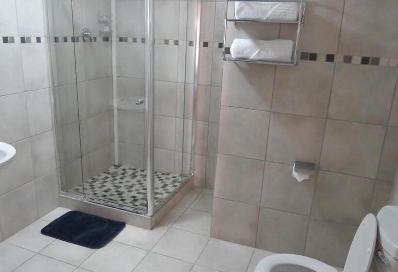 اتاق اجرایی سه نفره, Villa Strada Guesthouse