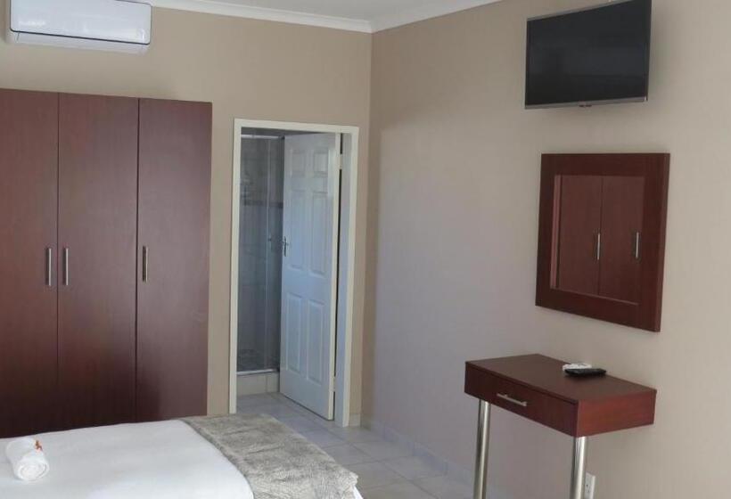 اتاق اجرایی سه نفره, Villa Strada Guesthouse