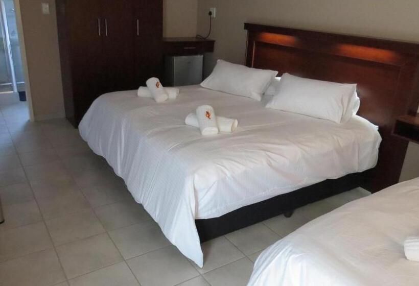اتاق اجرایی سه نفره, Villa Strada Guesthouse