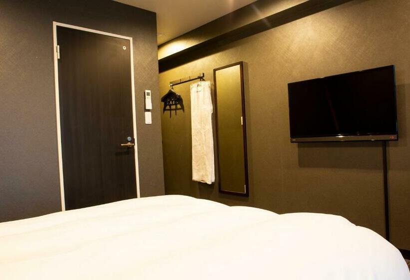 Quarto Estandar Individual, Parman