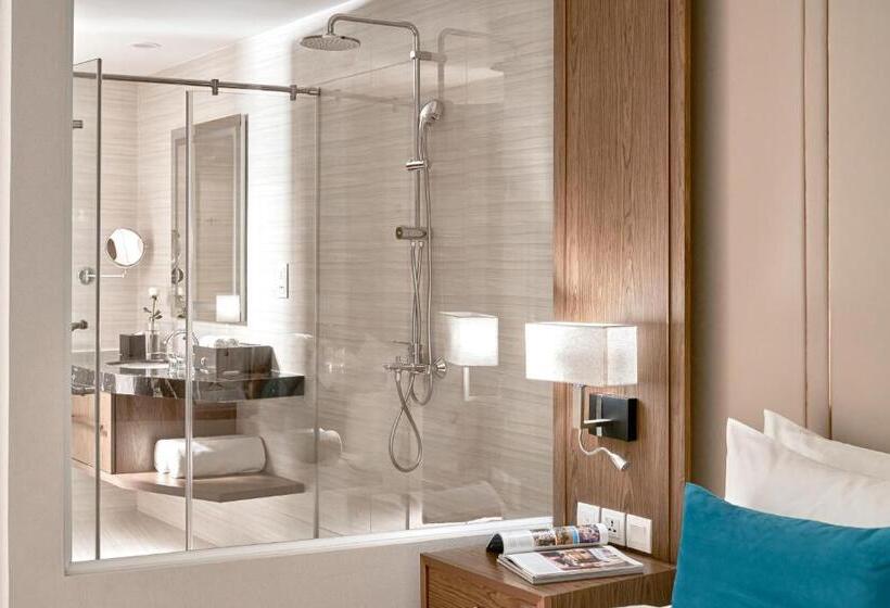 اتاق لوکس با چشم‌انداز دریا, The Empyrean Nha Trang