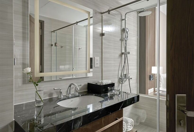 اتاق لوکس با چشم‌انداز دریا, The Empyrean Nha Trang