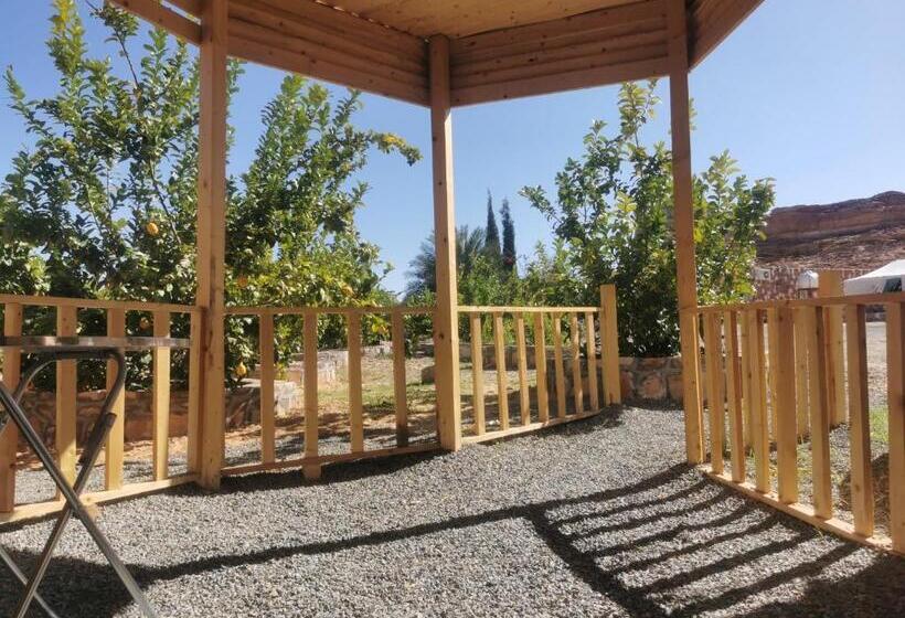 کلبه ییلاقی, Naseem Country House