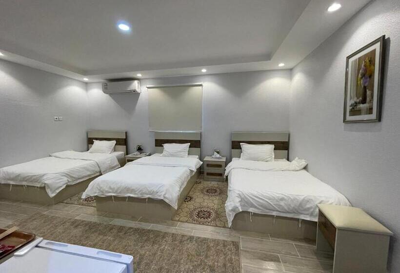 اتاق استاندارد سه نفره, Naseem Country House