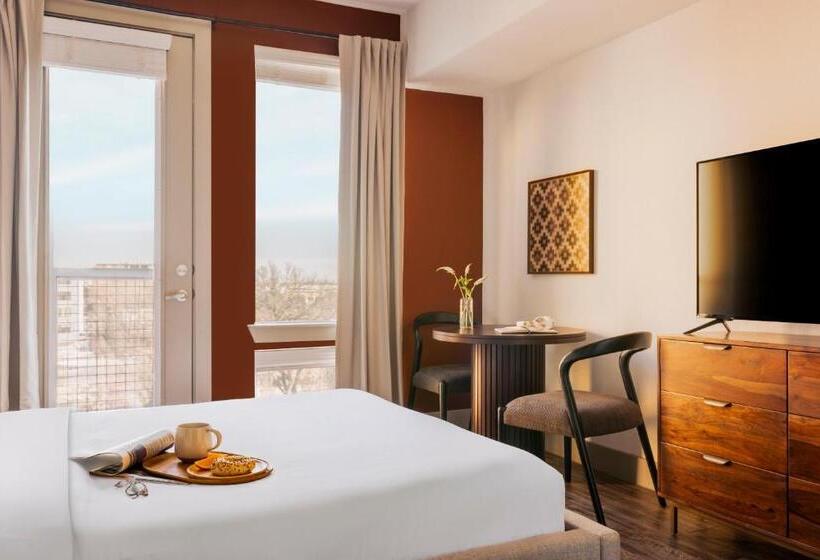 استودیوی استاندارد, Sonder At East 5th