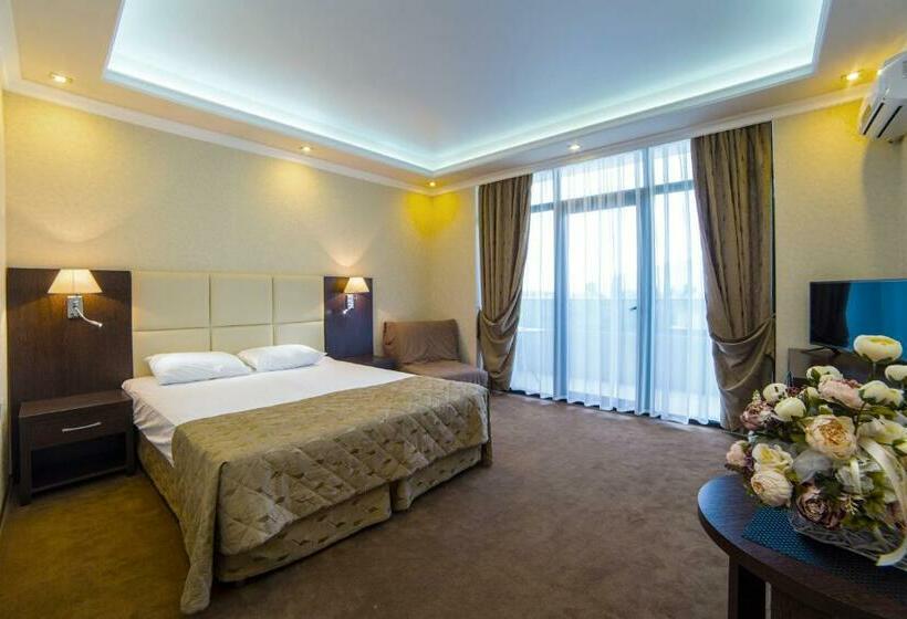 اتاق استاندارد با بالکن, Grand Hotel Gagra