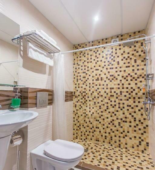 استودیوی استاندارد, Grand Hotel Gagra