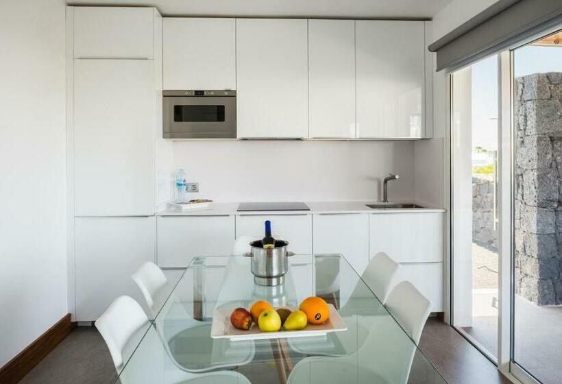 Вилла Deluxe 2 Спальни с Бассейном, Hyde Park Lane Villas