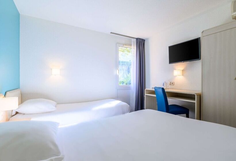 اتاق استاندارد سه نفره, Comfort Hotel Orleans Saran