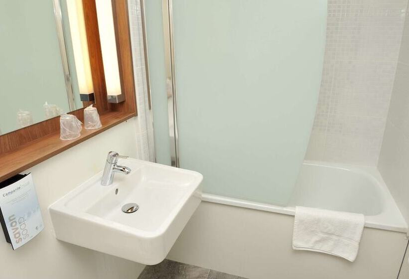 Номер Стандарт, Campanile Hotel Beauvais