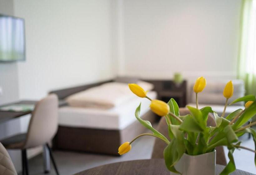 패밀리 룸, Eee Hotel Liezen