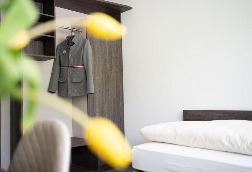 패밀리 룸, Eee Hotel Liezen