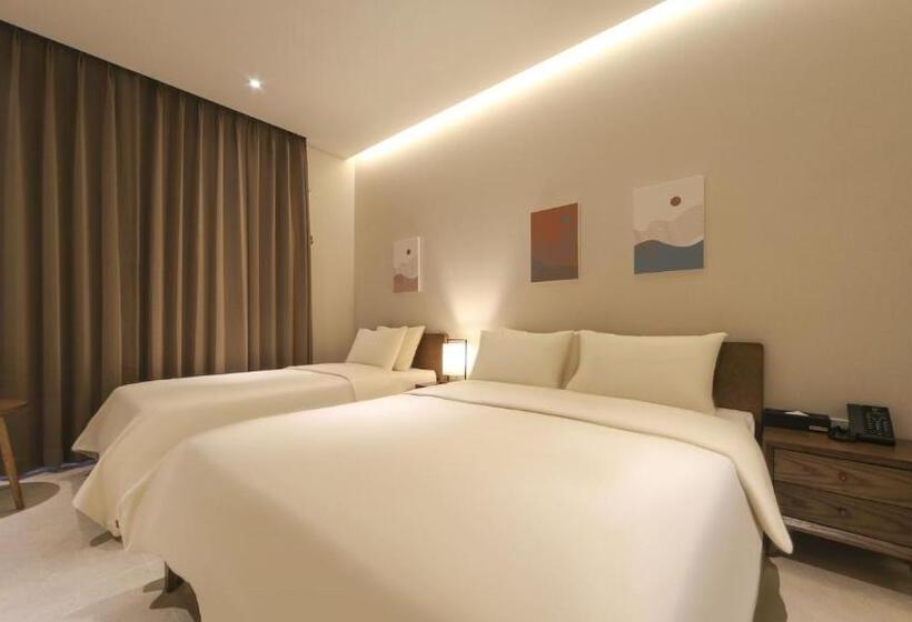Номер Стандарт, Hermon Hotel Gangseo