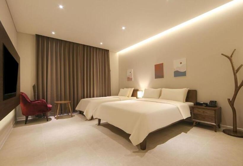 Номер Стандарт, Hermon Hotel Gangseo