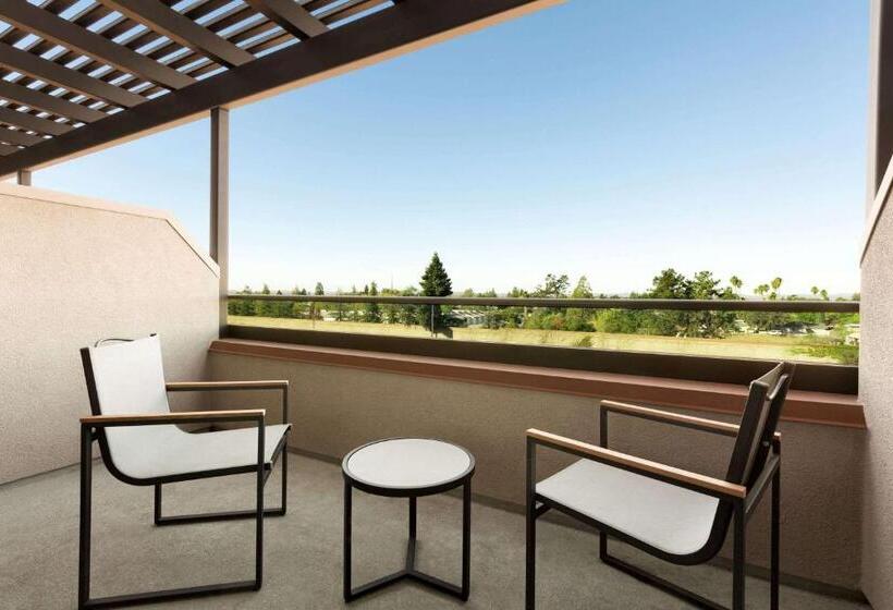 Люкс Executive Кровать Кинг, La Quinta Inn & Suites By Wyndham Santa Rosa Sonoma
