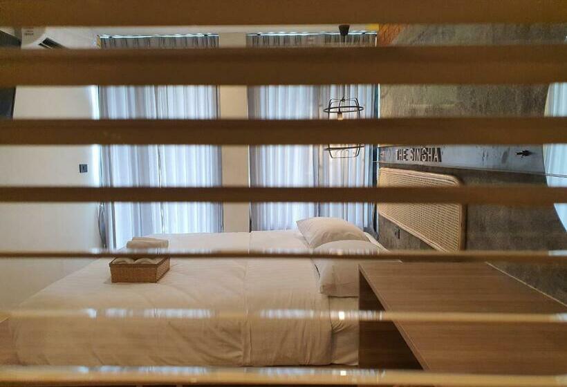 스탠다드 스튜디오, The Singha Hotel   Korat