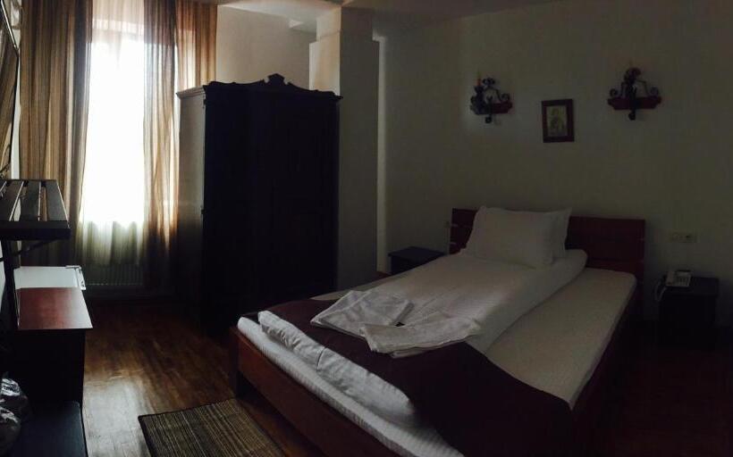 Номер Стандарт, Casa Vlahilor