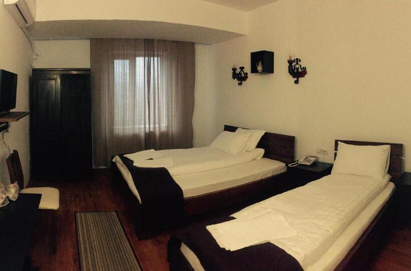 Номер Стандарт Трехместный, Casa Vlahilor