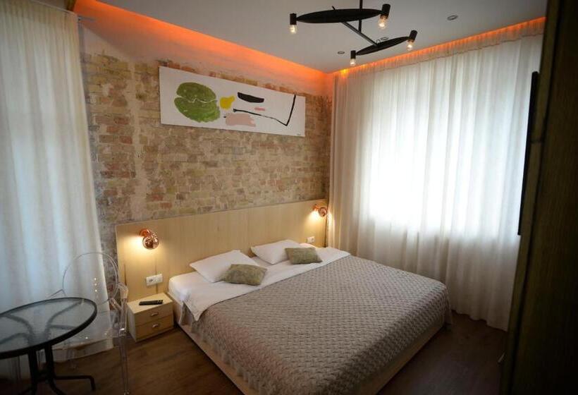 اتاق لوکس با بالکن, Kyiv Boutique Apartments