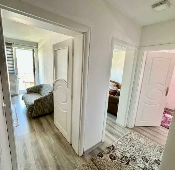 اتاق لوکس, Apartman Ejna