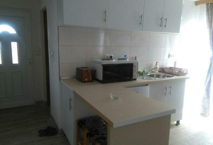 اتاق لوکس با چشم‌انداز شهر, Apartmani Babići