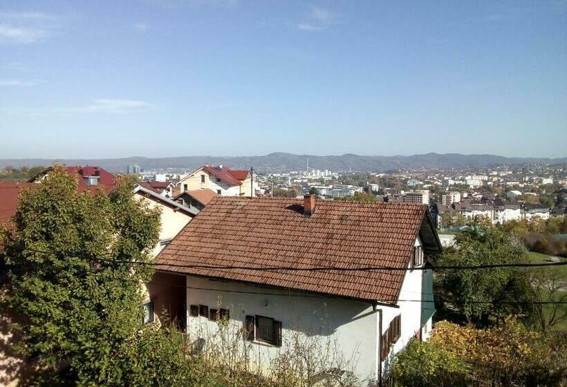 اتاق لوکس با چشم‌انداز شهر, Apartmani Babići