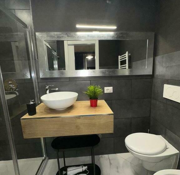 اتاق استاندارد با بالکن, Linda S Guest House