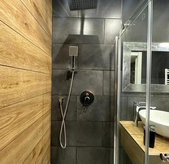 اتاق استاندارد, Linda S Guest House