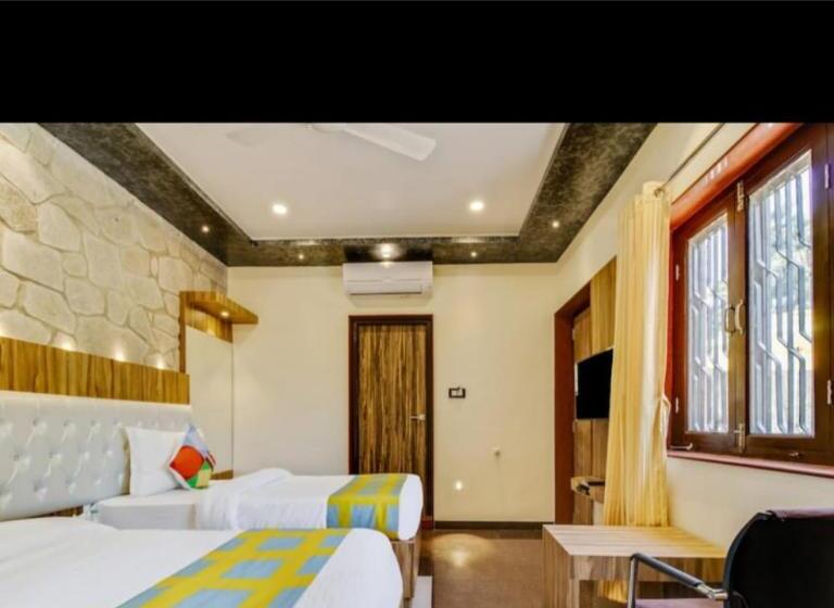 Трехместный Номер Deluxe, Hari Niwas   A Boutique Garden Resort Mount Abu