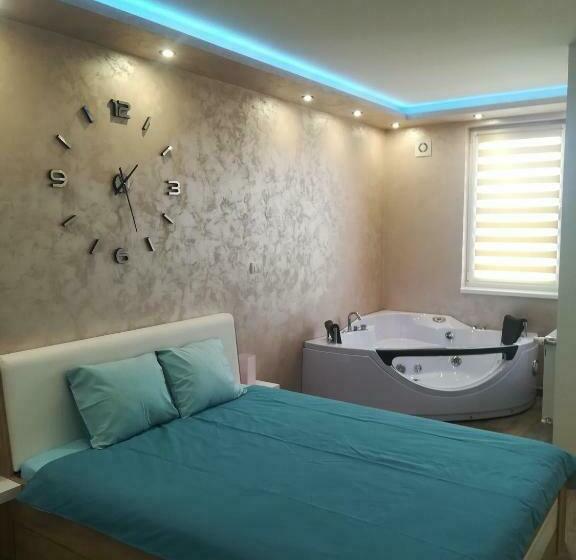 سوییت لوکس, Jacuzzi Room