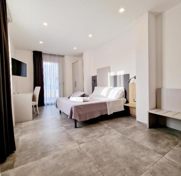 اتاق لوکس با بالکن, Marebed Apartments & Rooms