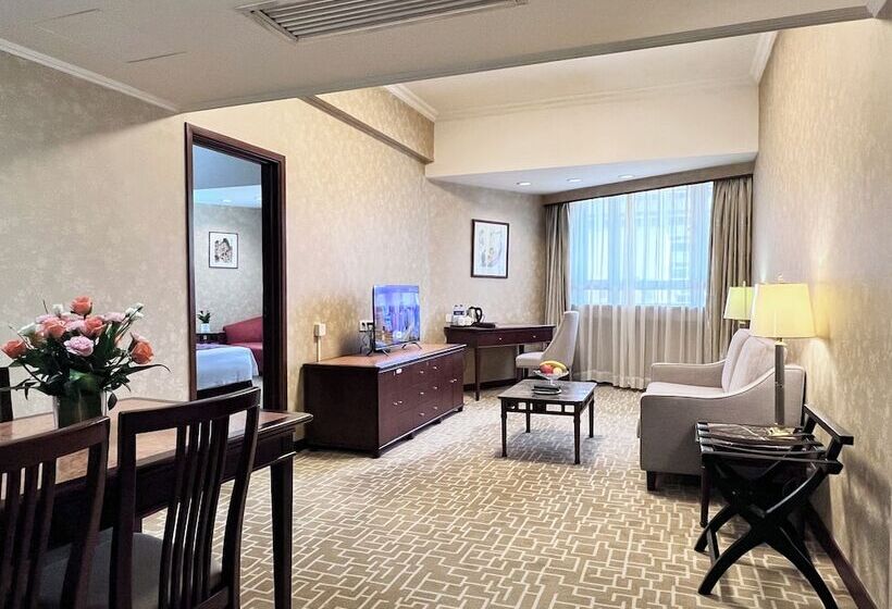 Люкс Повышенной Комфортности, Century Plaza
