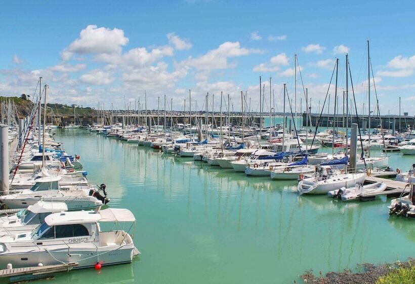 Номер Стандарт Двуспальная Кровать Вид на Море, Ibis Granville Port De Plaisance