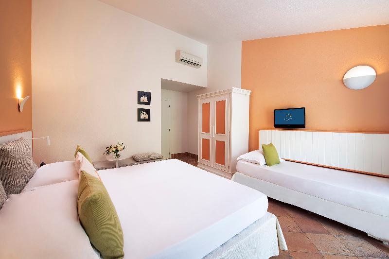 Трехместный Номер Классика, Chia Laguna   Hotel Village