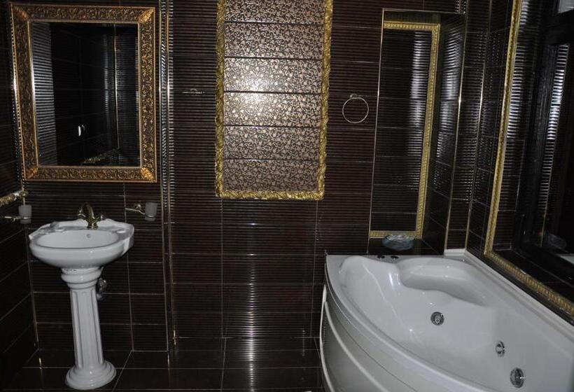 اتاق استاندارد با وان آب گرم, Casa Cu Farfurii