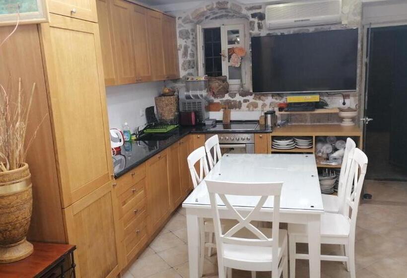اتاق استاندارد چهارنفره با بالکن, Apartments đukić