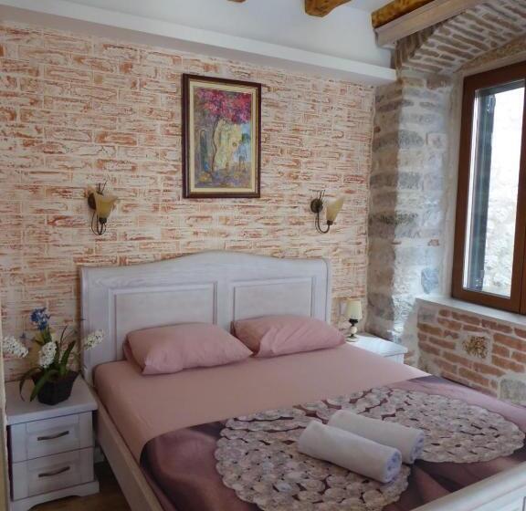 اتاق لوکس چهار تخته, Apartments đukić