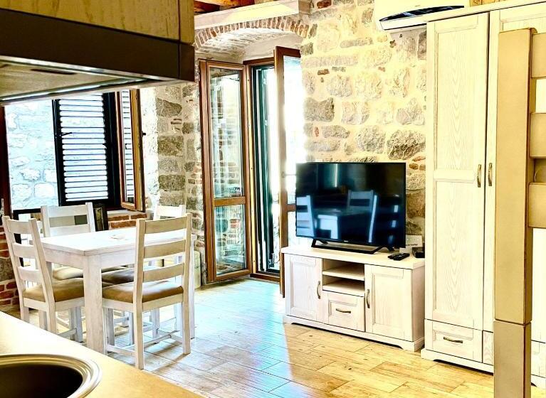 اتاق لوکس چهار تخته, Apartments đukić