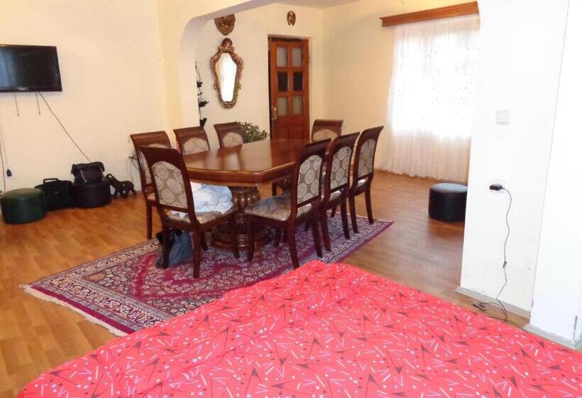 آپارتمان 1 خوابه, Private House In Batumi