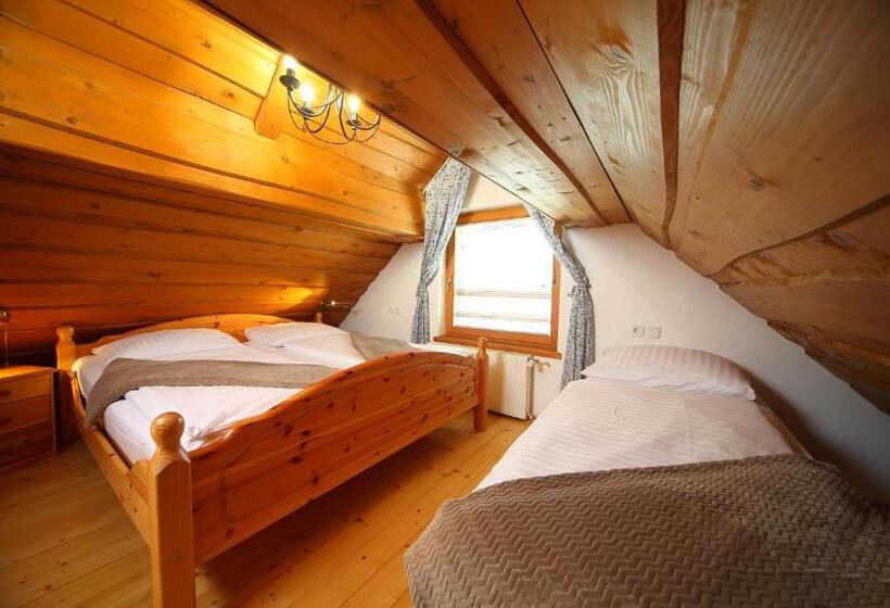 1 Bedroom Penthouse Apartment, Vila Edelweiss Rooms&app Kranjska Gora