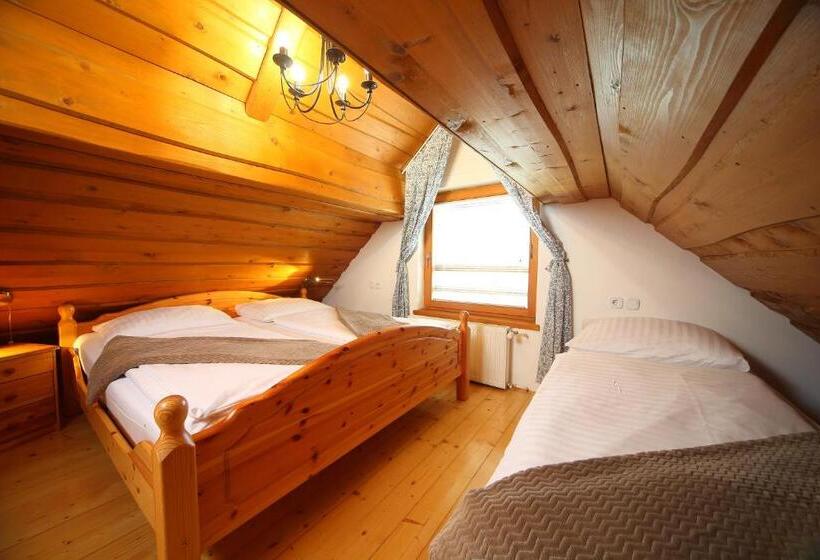 1 Bedroom Penthouse Apartment, Vila Edelweiss Rooms&app Kranjska Gora