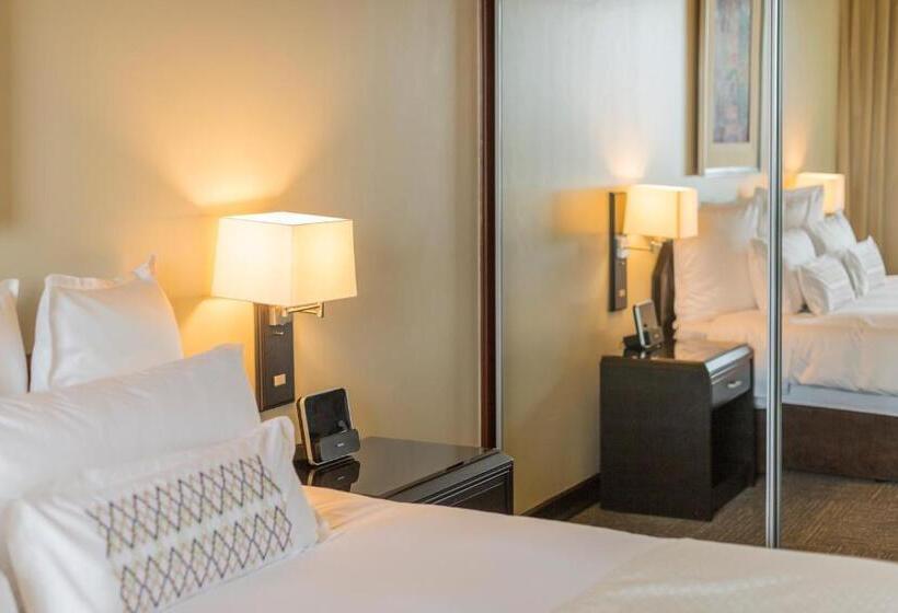 اتاق اجرایی, Delfines Hotel & Convention Center